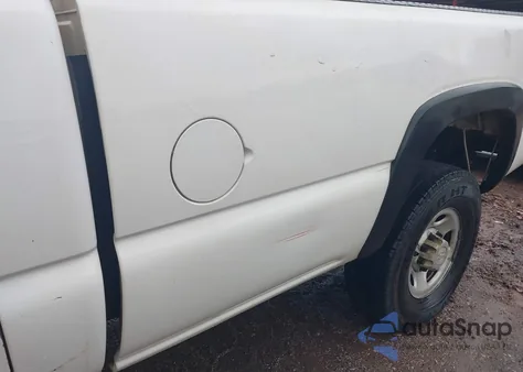 2005 Chevrolet Silverado 2500Hd Work Truck from USA, damaged, VIN 1GCHC24U35E290750